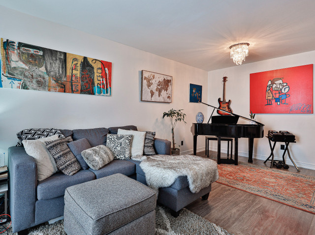 1 Bed 1 Bath Homey Condo with a Spectacular View of Toronto in Long Term Rentals in City of Toronto - Image 3