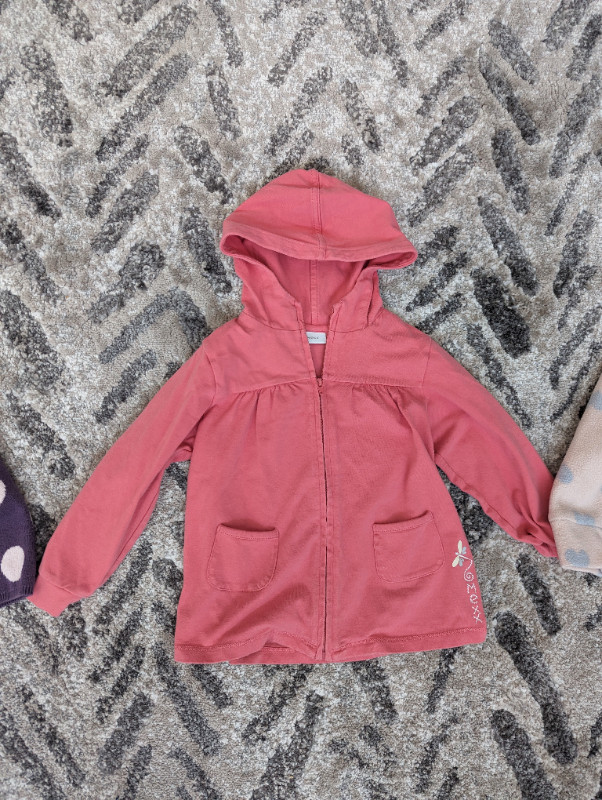 Toddler Sweater Bundle in Clothing - 18-24 Months in Winnipeg - Image 2