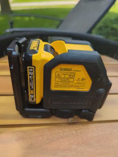 DeWALT laser level DW088LG tested no charger, View more