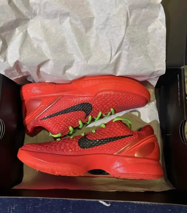 Kobe 6 Protro Reverse Grinch in Men's Shoes in Mississauga / Peel Region - Image 5