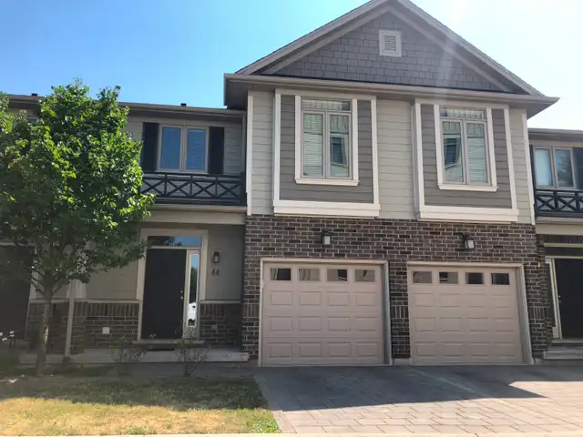 Townhouse For Rent (Masonville Mall Area) - 3 Bed / 3.5 Bath