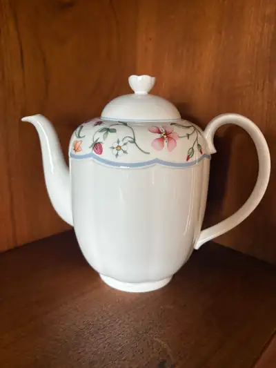 Villeroy & Boch Teapot, View more