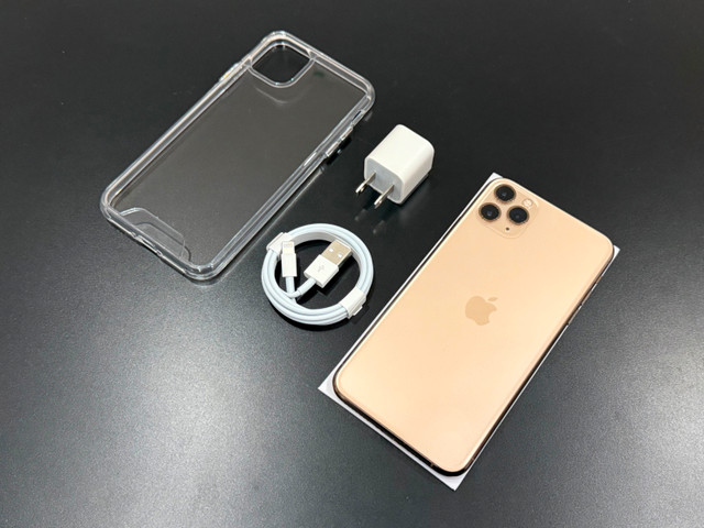 Apple iPhone 11 PRO MAX 256GB Gold - UNLOCKED - READY TO GO! in Cell Phones in Calgary