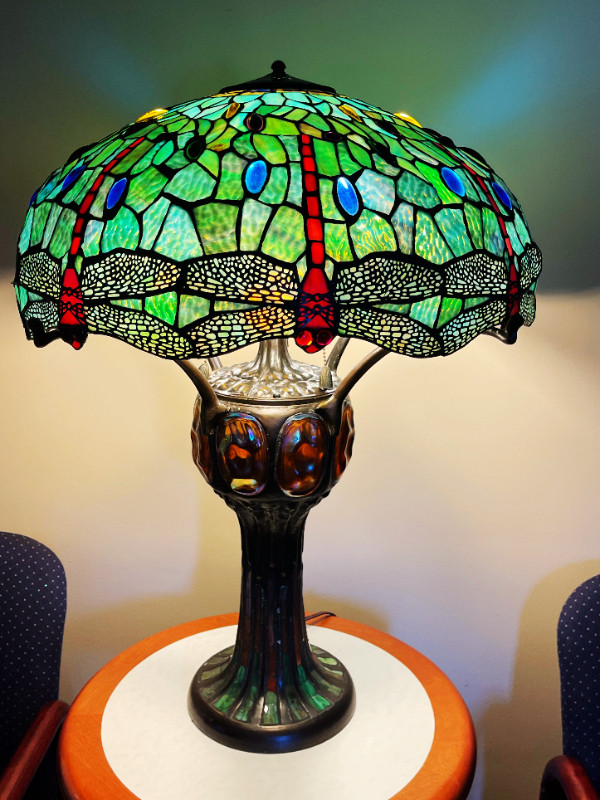 32" H * 22" D Vintage Tiffany Style Lamp, Stained Glass lamp, Dr in Indoor Lighting & Fans in St. Catharines - Image 3