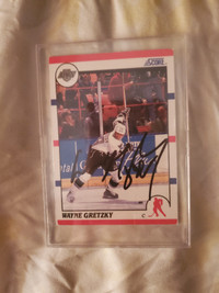 Wayne Gretzky signed hockey card