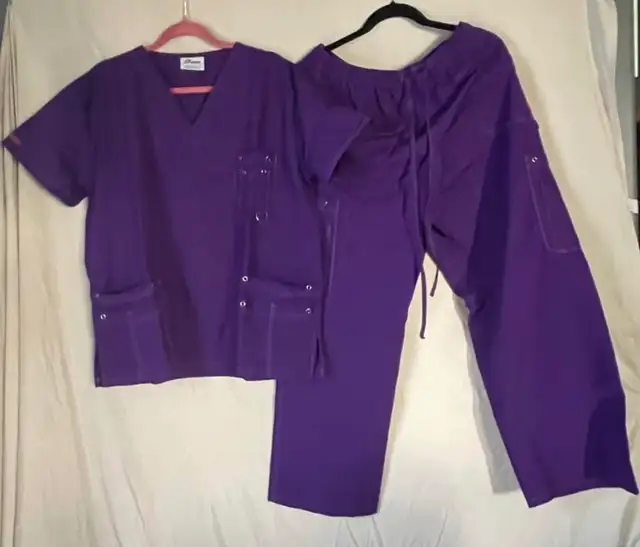 Medical Scrubs in Men's in Calgary - Image 4