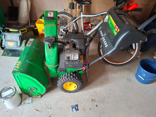 John Deere 724D Snow blower in Snowblowers in Mississauga / Peel Region - Image 2