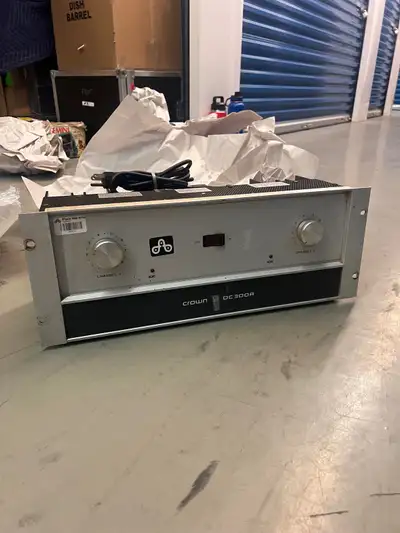 Crown DC 300R amplifier, View more