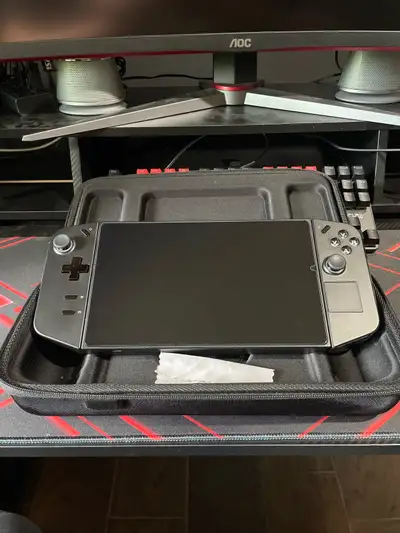 gaming PC handheld / Lenovo legion go, View more