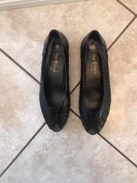 Two pairs shoes brand new 