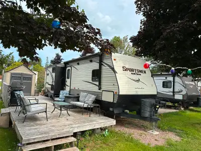 2017 Sportsmen BHK333 (333 Square Feet) Excellent condition; one owner, non smoking, no pets. Clean,...