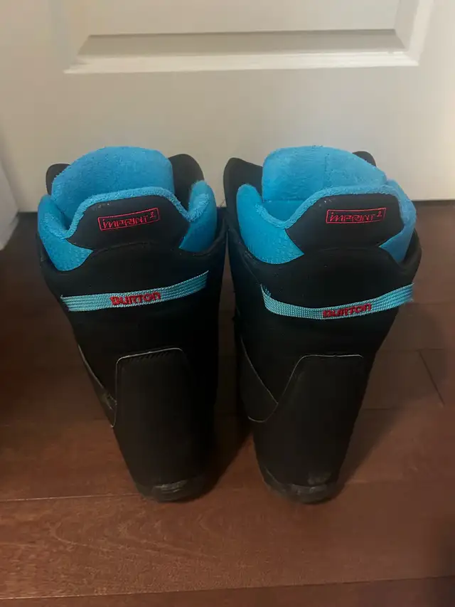 Burton Youth  Snowboard Boots in Snowboard in Calgary - Image 3