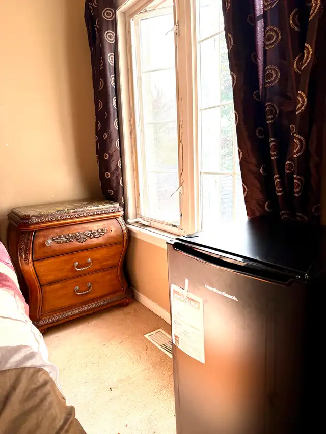 Reduce price urgent room for rent female only