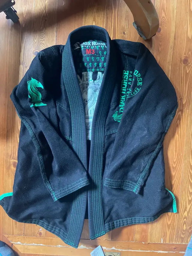 2 Kids jujitsu suits 6-9 and 10-13. Near new condition. in Kids & Youth in Calgary - Image 7
