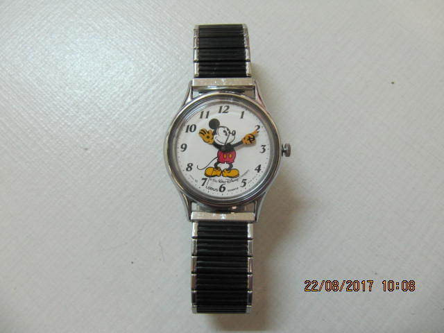 Lorus mickey mouse watch v515 best sale