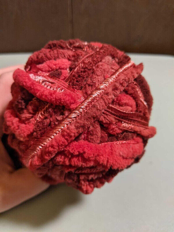 TRUFFLES YARN, CHERRY RED. (R) in Hobbies & Crafts in Regina - Image 4