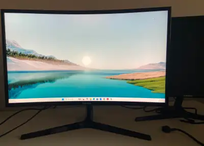 Lot de 2 moniteurs Samsung 27" incurvés LC27F396 – ÉTAT NEUF, View more