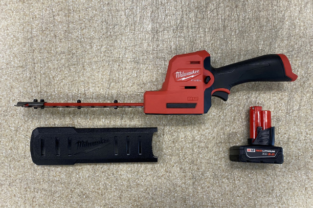 Milwaukee 2533-21 M12 FUEL 8-Inch Brushless Hedge Trimmer Kit in Power Tools in Mississauga / Peel Region