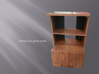 bureau avec porte en bas