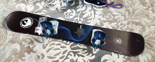 REDUCED - OXYGEN Snowboard 60" with Bindings628637388252171212