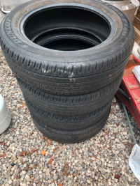 Dunlop 225/60/18 all season tire