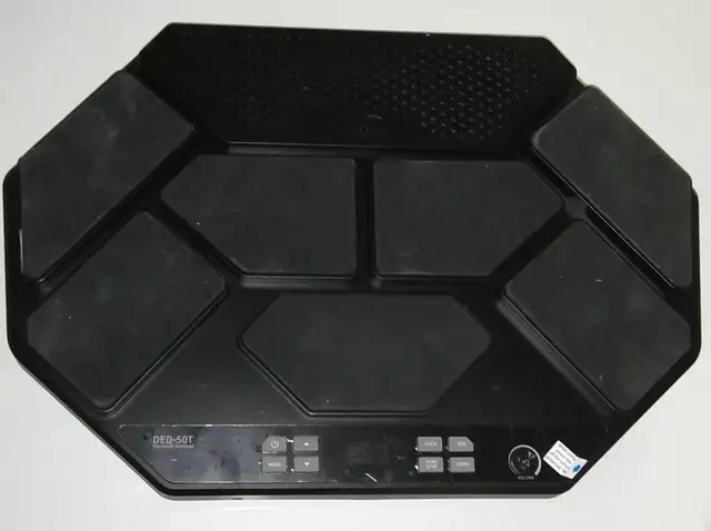 Donner DED-50T Portable Electronic Drum Pad Machine VIC3a sticks in Drums & Percussion in City of Toronto - Image 10