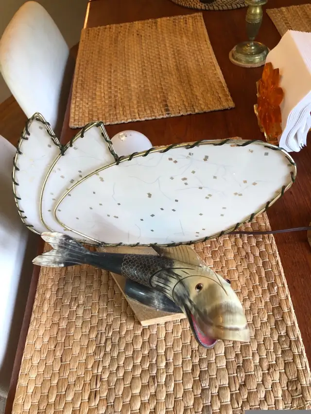 MCM Hand Carved Fish Lamp Made Horn, Wood & Fiberglass Shade in Arts & Collectibles in City of Toronto - Image 7