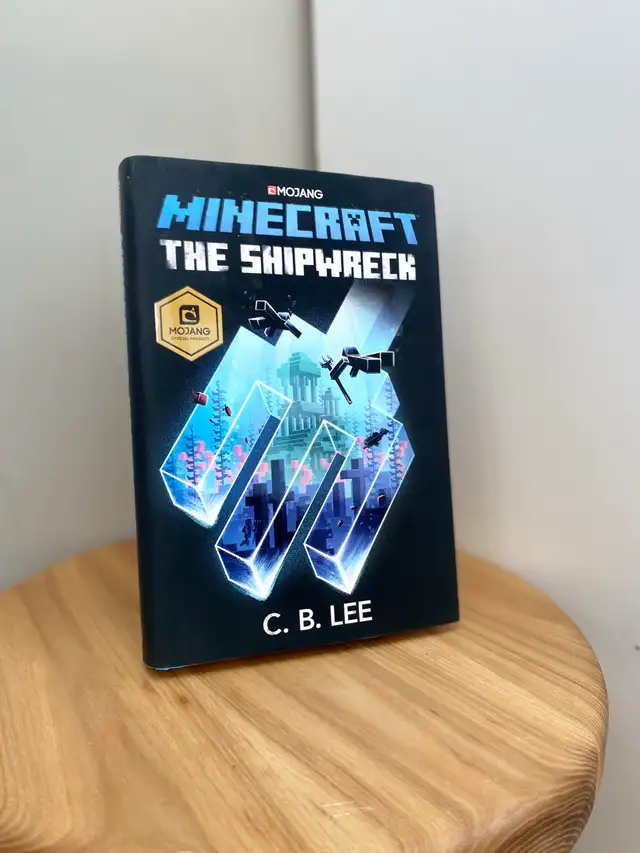 set of 2 Minecraft books in Fiction in Ottawa - Image 3