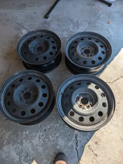 winter wheels 235/55 R19, we used on a Hyundai Sante Fe. Used about 8 seasons.