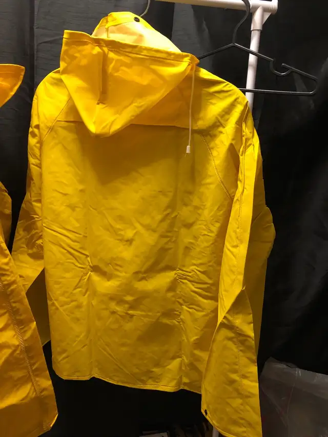 Raincoats and Hip Waders in Fishing, Camping & Outdoors in Edmonton - Image 6