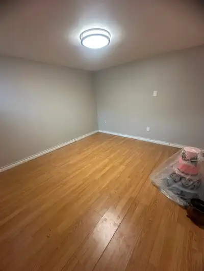 Bright & Spacious one bedroom basement for rent in Vaughan Located in friendly neighbourhood, clean...