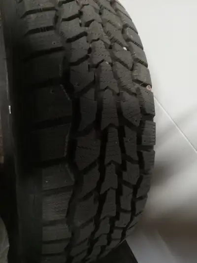 4 (like new) 225\65R17 Hercules Avalanch RT winter tires
