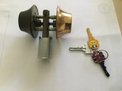 Serrure à penne dormant avec 3 clés , View more