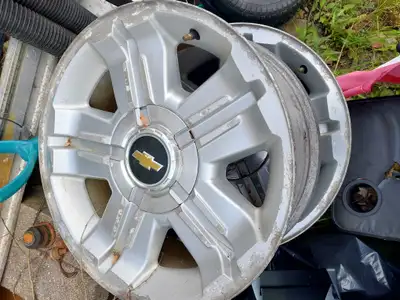 18 inch chevy rims 300 $