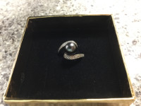 Exquisite Tahitian Pearl and diamond ring
