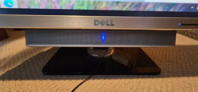 Dell UltraSharp 2707WFP 27-inch Wide-Screen - $300 in Monitors in Oakville / Halton Region - Image 5