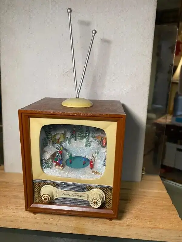 Musical Animated Retro Television TV Christmas Figure 7 Songs in Arts & Collectibles in Vancouver - Image 2