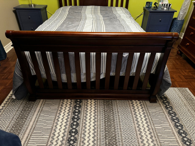 Solid Wood Double Bedroom Set in Beds & Mattresses in Mississauga / Peel Region - Image 2