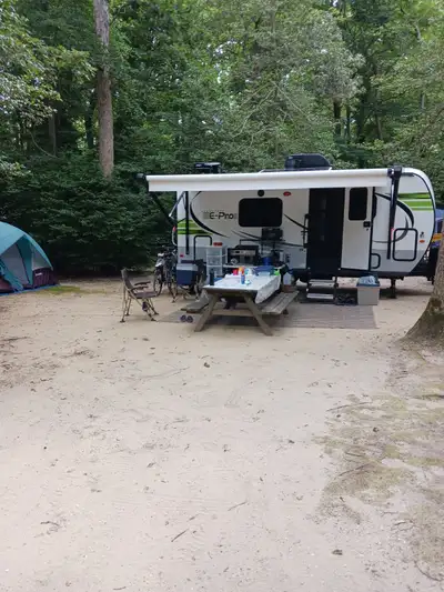 Roulotte E-PRO avec extension très léger 2021 Forest River, Modèle Flagstaff 19 FDS Acheté neuf, 1 s...