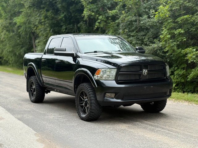 2012 DOGE RAM 1500 5.7 HEMI V8 in Cars & Trucks in Oshawa / Durham Region
