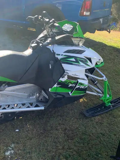 2015 Arctic cat 6000 sno pro 129 7400 km clutch cleaned last year with new spring installed driven o...