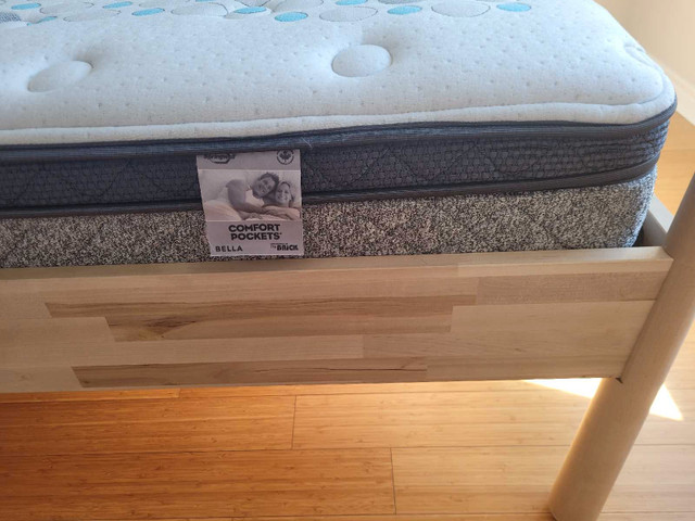 Queen Mattress  Pocket Springs in Beds & Mattresses in Oakville / Halton Region - Image 4