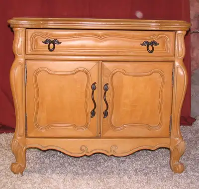 Petit buffet/meuble d'appoint/table de chevet, en bois massif, View more