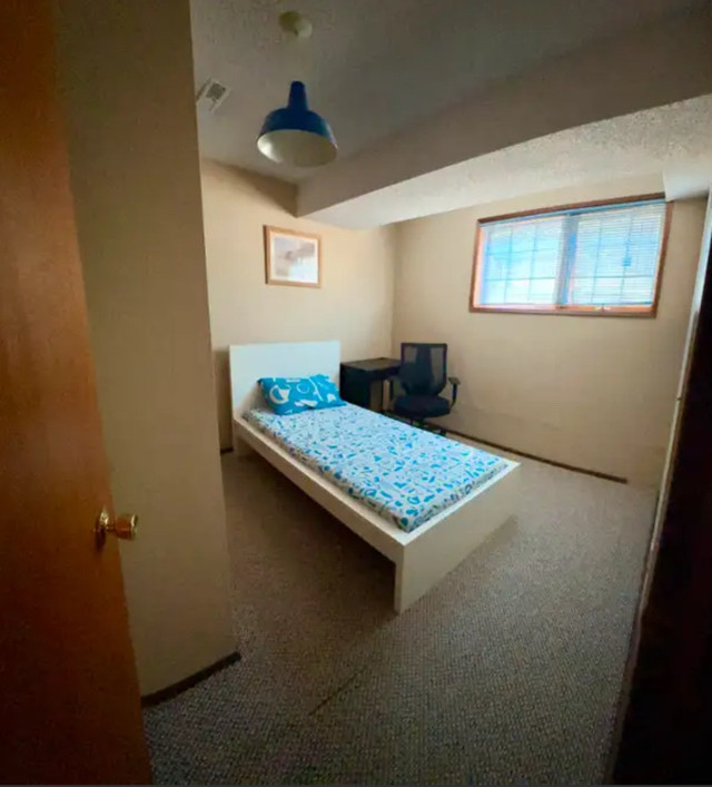 FREE 1st month Private room in Edgemont NW in Room Rentals & Roommates in Calgary - Image 3