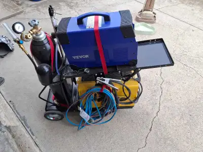 This pre-owned package features a VEVOR CUT-312 plasma cutter paired with a Decastar 150E welder, pe...