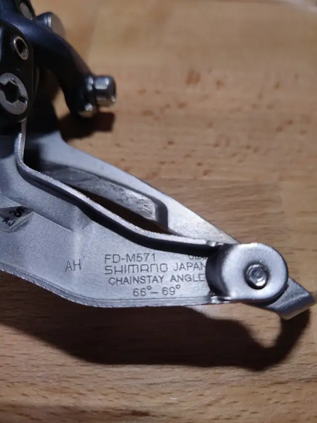 Pièces de vélo Bicycle Parts, Derailleur, Hub in Frames & Parts in City of Montréal - Image 3