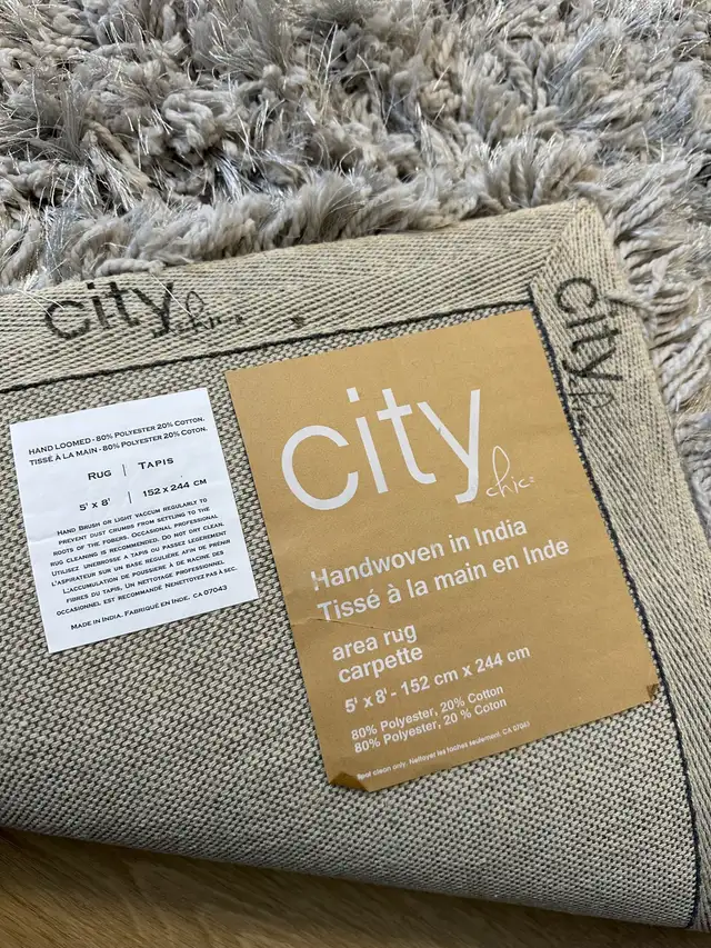 Grey Shaggy Area Rug in Rugs, Carpets & Runners in Ottawa - Image 7