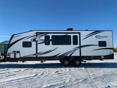 DEAL PENDING: 2015 Heartland Torque 290 toy hauler bumper tow trailer. Immaculate condition. Empty,...