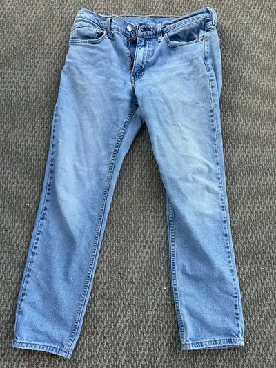 Women’s Levi jeans W32 L30, View more
