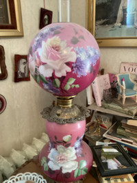 Vintage rose antique vintage gone with the wind style lamp.